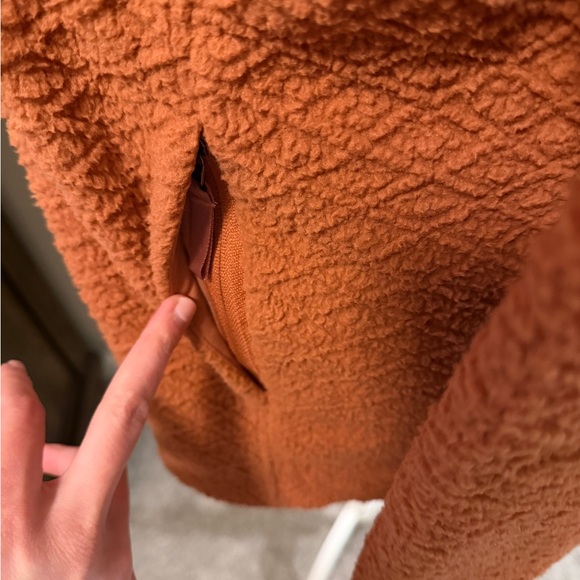 Patagonia Women’s Diamond Capra Hoodie, M - Picture 5 of 9